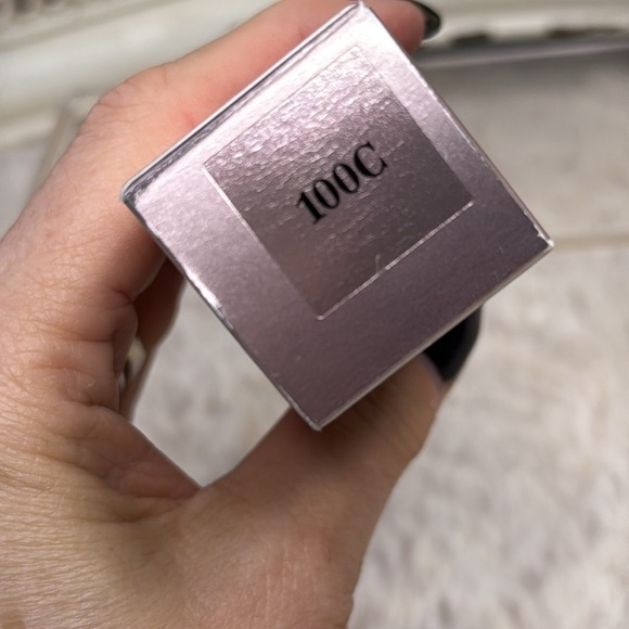 Elizabeth Arden | FLAWLESS FINISH SKINCARING, Shade 100C, NIB - Picture 5 of 6